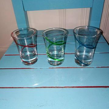 Borrel glaasjes met gekleurde linten set van 3 beschikbaar voor biedingen