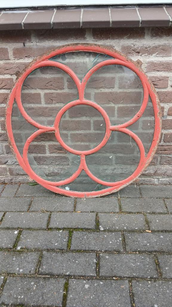 zwaar en mooi rond 70 cm gietijzeren stalraam NU GOEDKOPER, Antiek en Kunst, Curiosa en Brocante, Ophalen of Verzenden