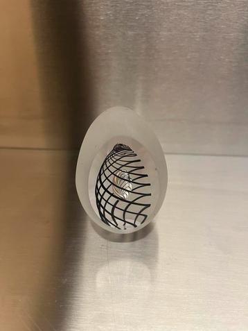 Press papier - kunstobject - kristal beschikbaar voor biedingen