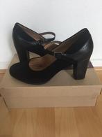 Clarks bavette cathy Pumps Zwart Suède Maat 41 ZGAN, Kleding | Dames, Pumps, Zwart, Ophalen of Verzenden, Zo goed als nieuw