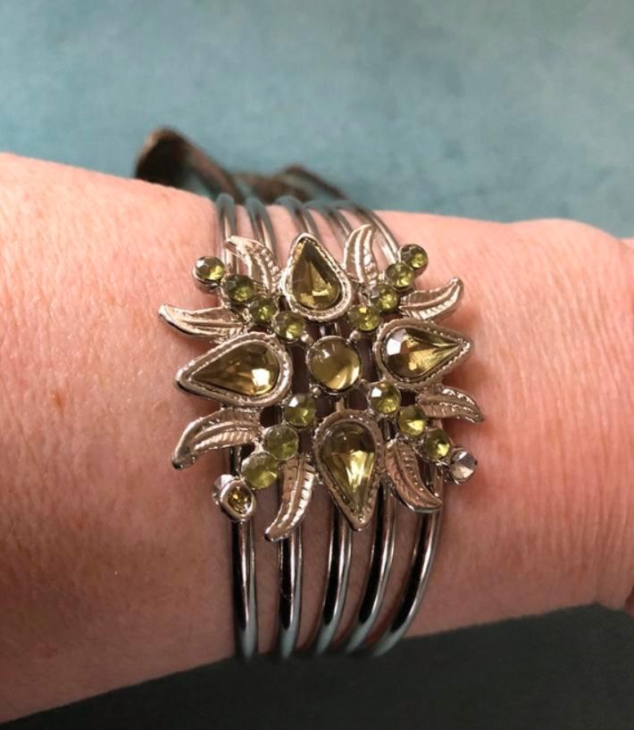 Armband Gave Peridot Groene Steentjes Zilverkleurig, Sieraden, Tassen en Uiterlijk, Armbanden, Zo goed als nieuw, Overige materialen