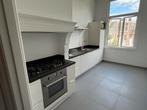 Witte, moderne keuken met granieten blad, Huis en Inrichting, Keuken | Complete keukens, Ophalen, Wit, Graniet of Steen, Enkelwandige keuken