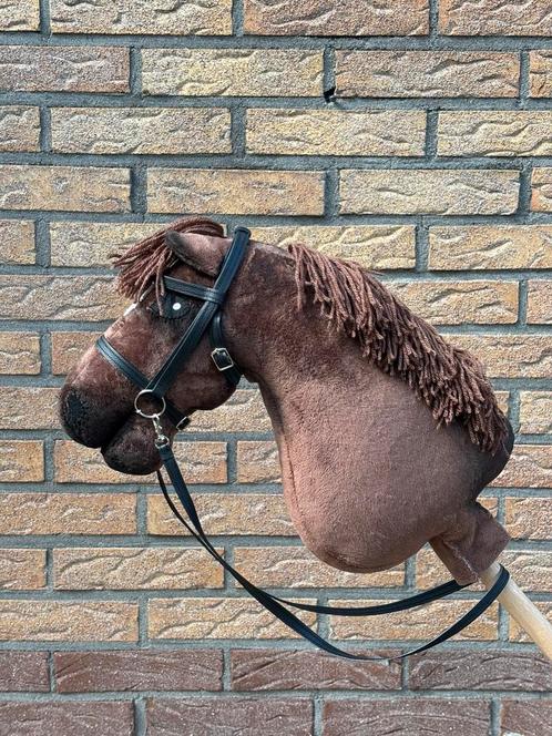 Hobbyhorse met hoofstel, vachtkleur: Bruin // stokpaard, Hobby en Vrije tijd, Overige Hobby en Vrije tijd, Zo goed als nieuw, Ophalen of Verzenden