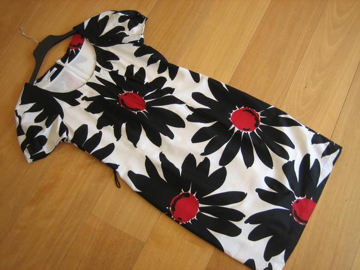 Prachtig stijlvol wit-zwart jurkje STEILMANN 38 Snazzeys, Kleding | Dames, Jurken, Nieuw, Maat 38/40 (M), Wit, Onder de knie, Verzenden