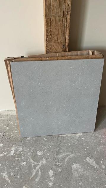 5x Keramische Vloertegels 60x60 cm beschikbaar voor biedingen