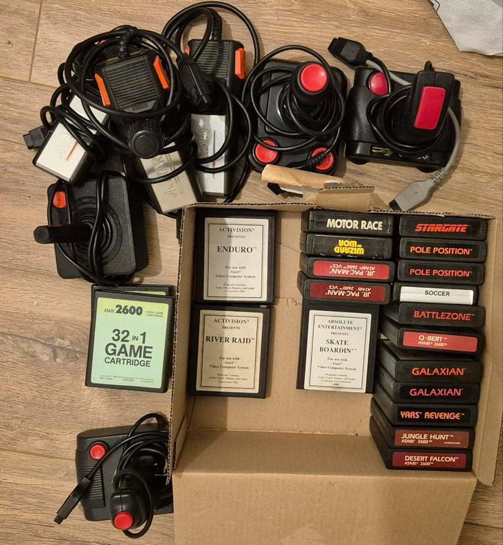 20 atari spellen en 7 controllers, Spelcomputers en Games, Games | Atari, Gebruikt, Overige modellen, Vanaf 3 jaar, Ophalen of Verzenden