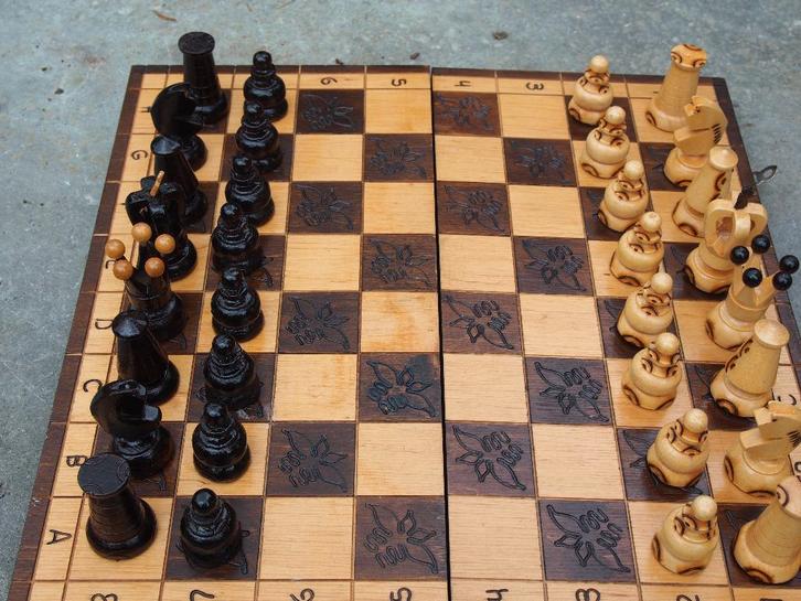 Schaakset/Schaakspel in doos, Hobby en Vrije tijd, Gezelschapsspellen | Bordspellen, Een of twee spelers, Ophalen of Verzenden