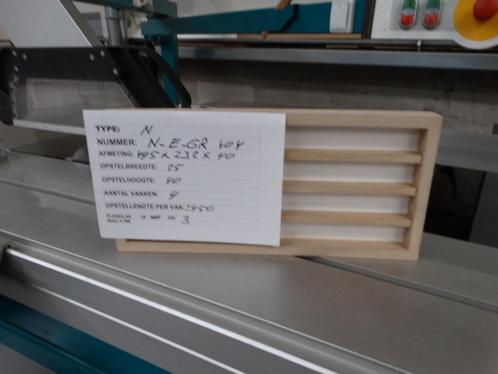 N-E-GR-404: stofvrije vitrine, wandvitrine. Vingerhoedjes, Hobby en Vrije tijd, Modeltreinen | N-Spoor, Nieuw, Treinset, Gelijkstroom of Wisselstroom