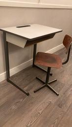 Vintage schooltafeltje en stoeltje, Kinderen en Baby's, Kinderkamer | Tafels en Stoelen, Ophalen, Gebruikt, Tafel(s) en Stoel(en)