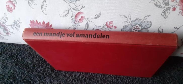 Een mandje vol amandelen, Boeken, Kinderboeken | Jeugd | onder 10 jaar, Zo goed als nieuw, Ophalen of Verzenden