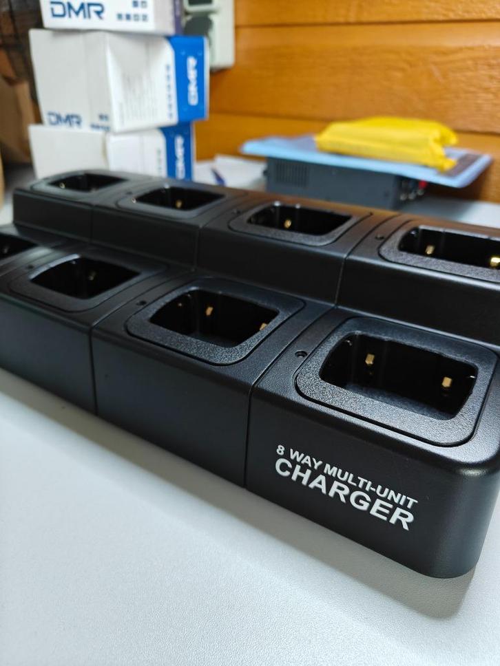 Inrico 8-Vak Multilader voor Inrico T526 NIEUW, Telecommunicatie, Portofoons en Walkie-talkies, Nieuw, Toebehoren, Ophalen of Verzenden