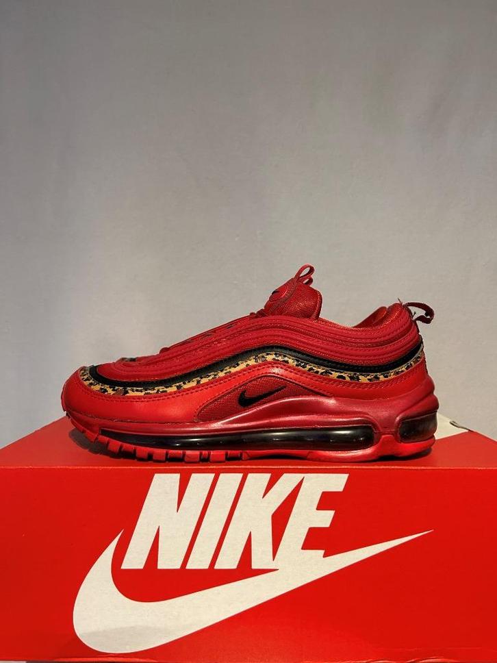 Maat 38,5 - Nike Air Max 97 Leopard Pack Red, Kleding | Dames, Schoenen, Zo goed als nieuw, Sneakers of Gympen, Rood, Verzenden