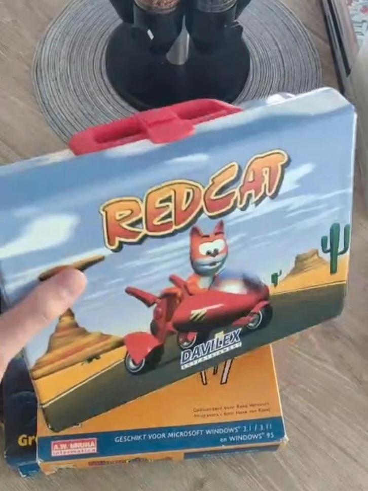 GEZOCHT: RedCat Koffertje / Lunchbox van Davilex, Spelcomputers en Games, Games | Pc, Gebruikt, Avontuur en Actie, 1 speler, Vanaf 3 jaar