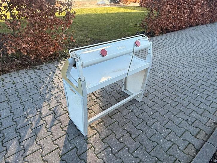 Goed werkende strijkmachine - Radewijk, Witgoed en Apparatuur, Strijkijzers en Strijkplanken, Gebruikt, Strijkijzer met snoer