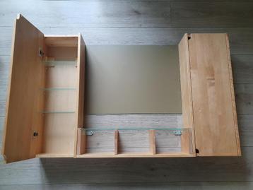 badkamer kastjes met spiegel in hout en glas