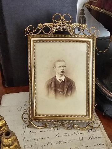 Zeer aparte antieke FOTOLIJST/ fotolijstje parelrand strik beschikbaar voor biedingen