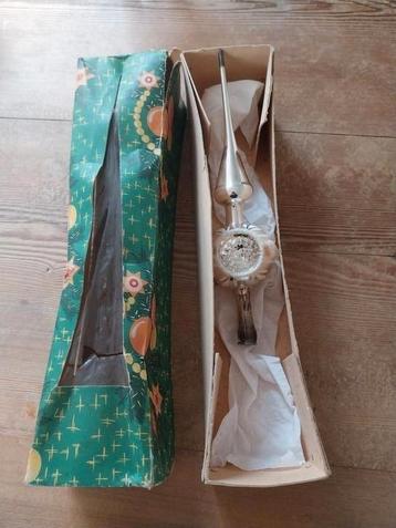Oude zilverkleurige kerstpiek  beschikbaar voor biedingen