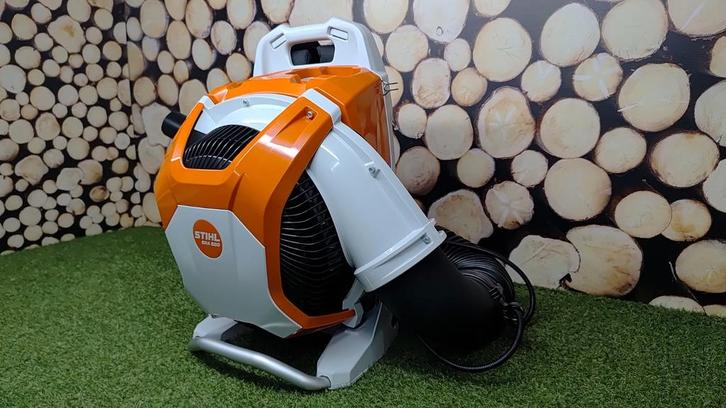 NIEUWE Stihl BRA 600 Ruggedragen Accu Bladblazer - BODY, Tuin en Terras, Bladblazers, Zo goed als nieuw, Ruggedragen, Benzine