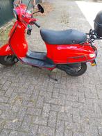 BTC Riva scooter, rood, 2018, Fietsen en Brommers, Snorfietsen en Snorscooters, Ophalen of Verzenden, Gebruikt, Benzine, Overige merken