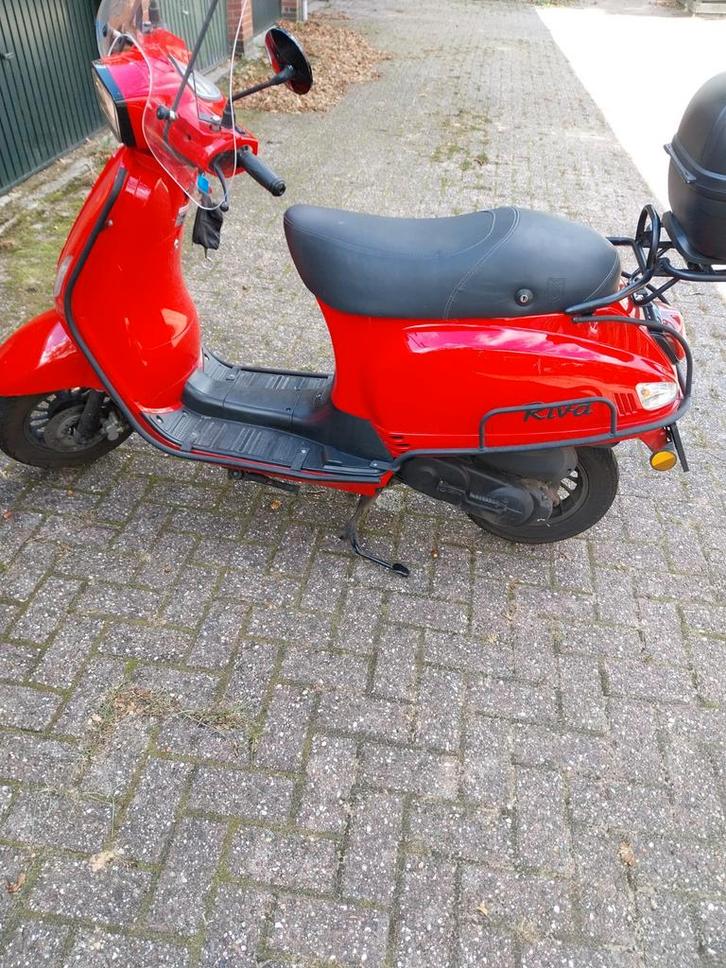 BTC Riva scooter, rood, 2018, Fietsen en Brommers, Snorfietsen en Snorscooters, Gebruikt, Overige merken, Benzine, Ophalen of Verzenden