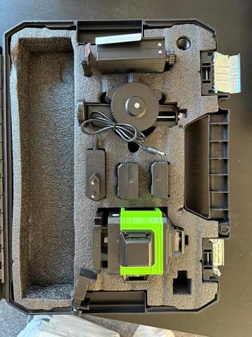 GLOEDNIEUWE Kruislijnlaser, met standaard, complete set beschikbaar voor biedingen