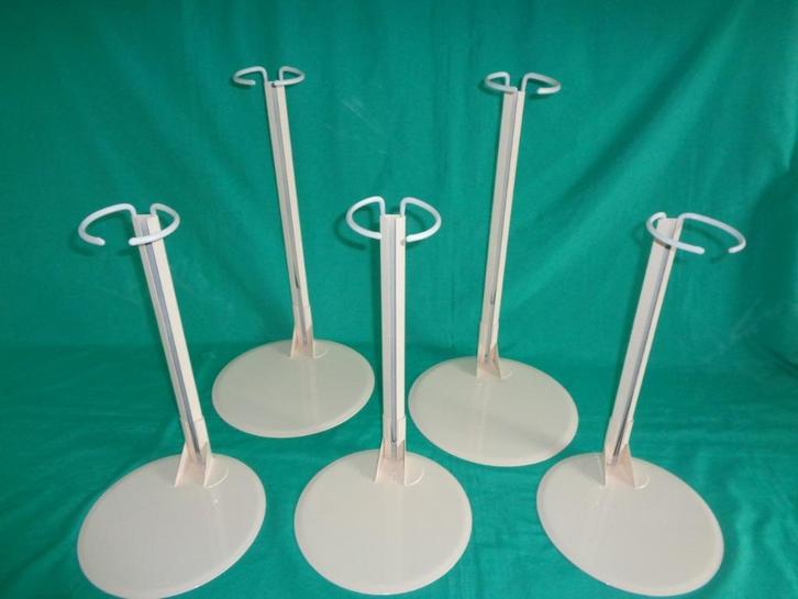 Grote Poppenstandaards. Nieuw.   Van 15 voor 7 euro., Verzamelen, Poppen, Nieuw, Accessoires, Ophalen of Verzenden