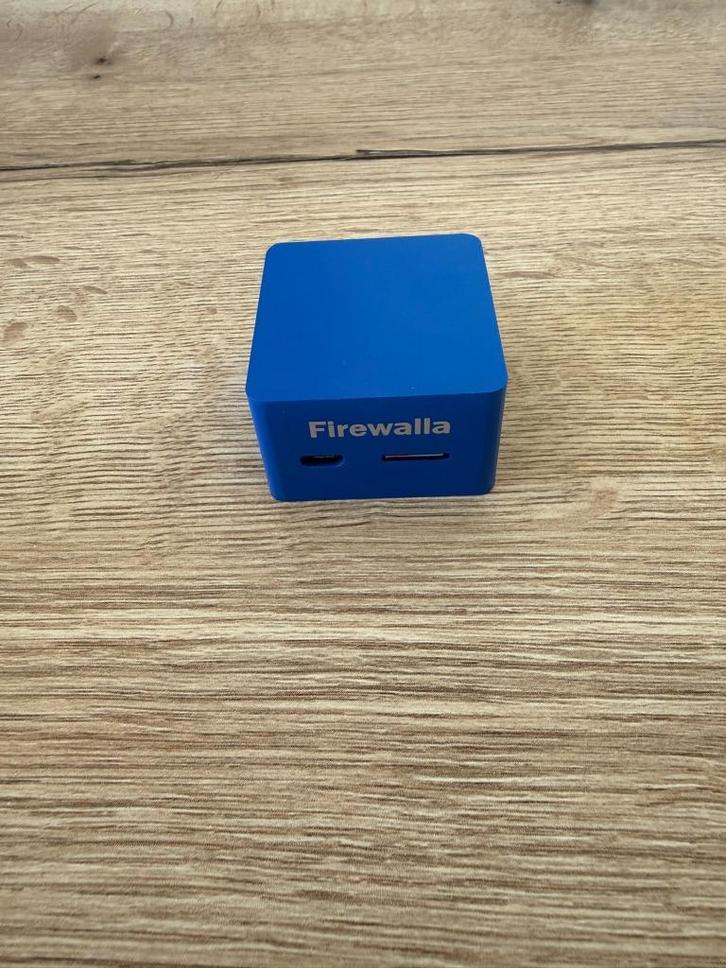 Firewalla Blue (netwerk firewall), Computers en Software, Overige Computers en Software, Zo goed als nieuw, Ophalen of Verzenden
