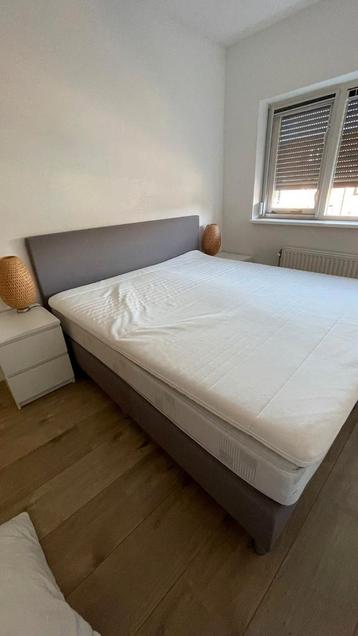 Wehkamp Larvik boxspring 180x200 incl. matras en Ikea topper beschikbaar voor biedingen