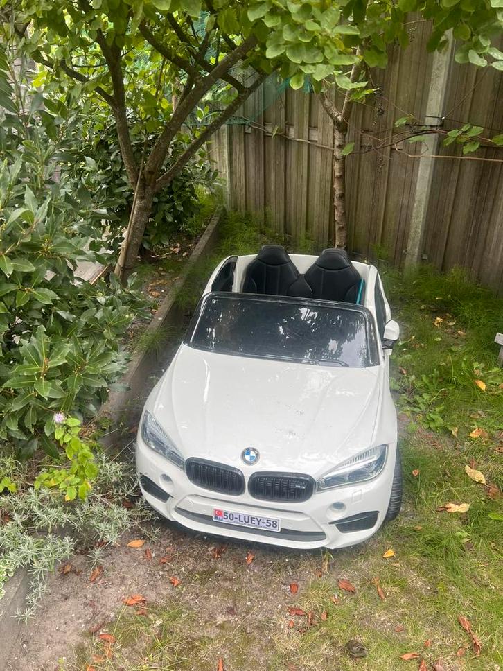 Auto elektrisch kind bmw x6, Kinderen en Baby's, Speelgoed | Buiten | Accuvoertuigen, Zo goed als nieuw, Ophalen