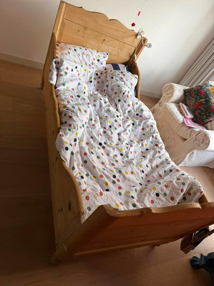 Antiek kinderbed, Antiek en Kunst, Antiek | Meubels | Bedden, Ophalen