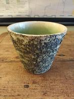 BERKENBAST/ Chamotte/ planter/ bloempot, Antiek en Kunst, Ophalen of Verzenden