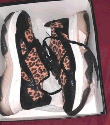 Suède luipaard sneakers met chunky zool van Asylum shoes 39 beschikbaar voor biedingen