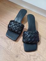 Lage hakjes met gevlochten band; maat 37, H&M, Nieuw, Ophalen of Verzenden, Instappers