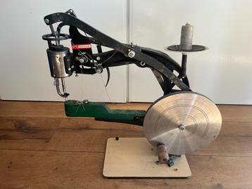 Leernaaimachine beschikbaar voor biedingen