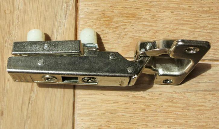 BLUM kastscharnier, Huis en Inrichting, Kasten | Overige, Nieuw, Ophalen