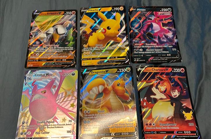 Oversized pokemon v cards, Hobby en Vrije tijd, Verzamelkaartspellen | Overige, Zo goed als nieuw, Meerdere kaarten, Ophalen of Verzenden