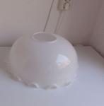 Lampenkap ouderwets, wit glas, Huis en Inrichting, Lampen | Lampenkappen, Wit, Rond, Ophalen of Verzenden, Zo goed als nieuw