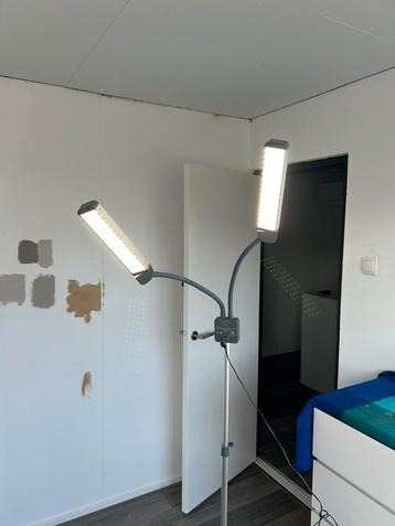 Nette glamcor lamp beschikbaar voor biedingen