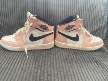 Nike Air Jordan roze 37 beschikbaar voor biedingen
