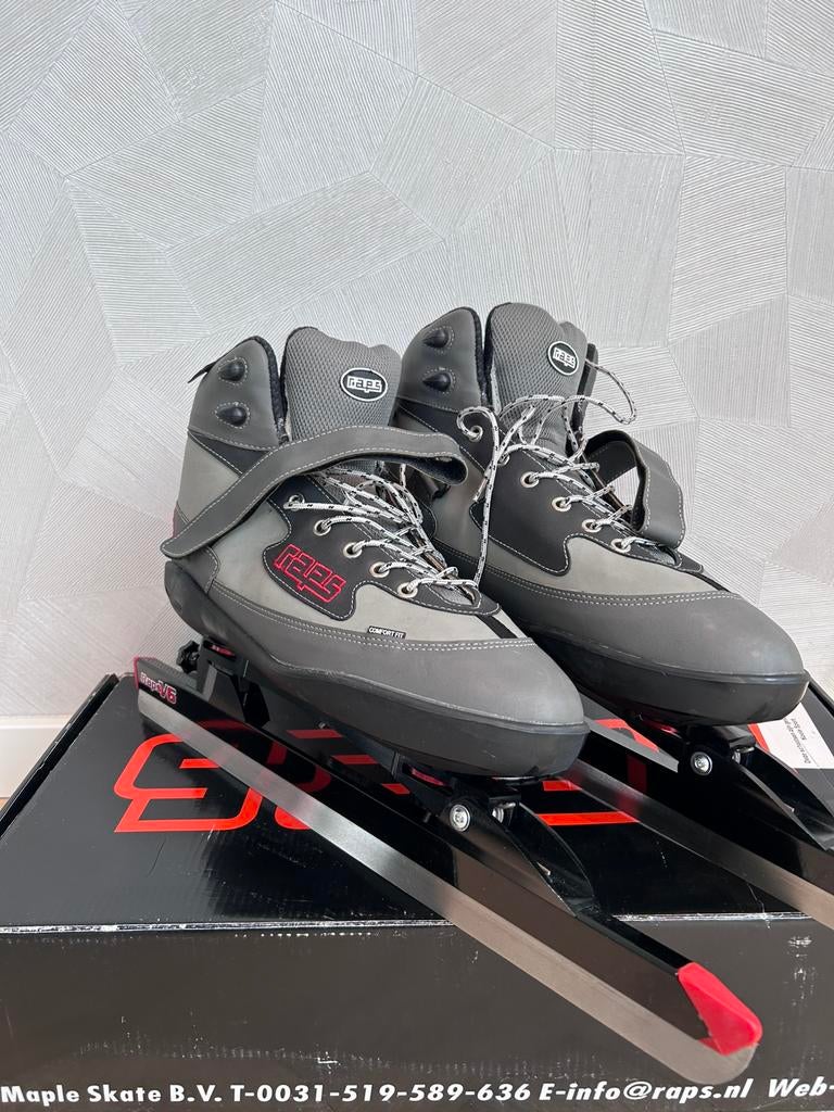 RAPS voltage V6 klapschaats maat 47, Sport en Fitness, Schaatsen, Klapschaats, Ophalen of Verzenden, Zo goed als nieuw, Raps