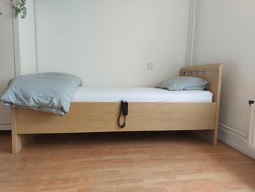 Elektrisch bed beschikbaar voor biedingen