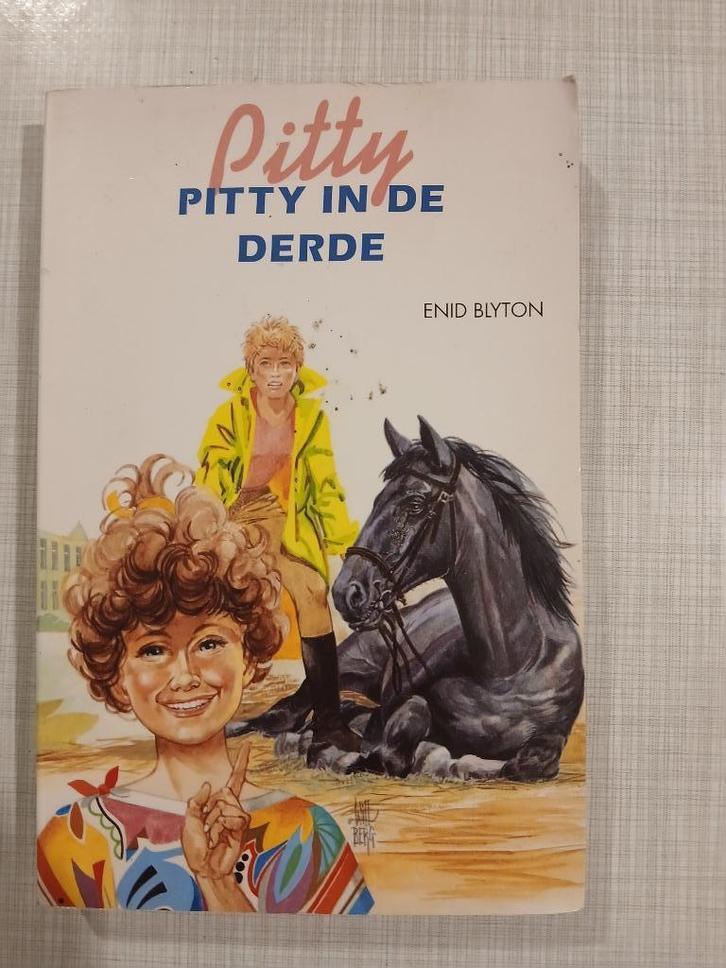 Enid Blyton - Pitty - Pitty in de derde, Boeken, Kinderboeken | Jeugd | 13 jaar en ouder, Zo goed als nieuw, Ophalen of Verzenden