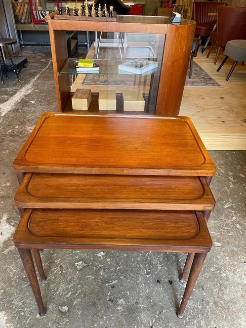 Vintage Scandanavian Nesting tables mid century, teak, Antiek en Kunst, Curiosa en Brocante, Ophalen