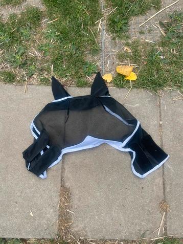 vliegenmasker beschikbaar voor biedingen