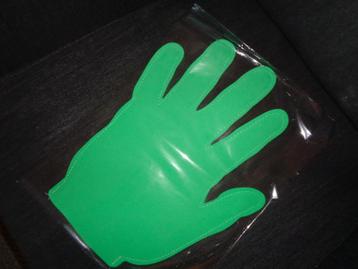 PARTIJ FOAMHANDEN GROOT HIGH FIVE GROEN +/- 40X30CM  beschikbaar voor biedingen