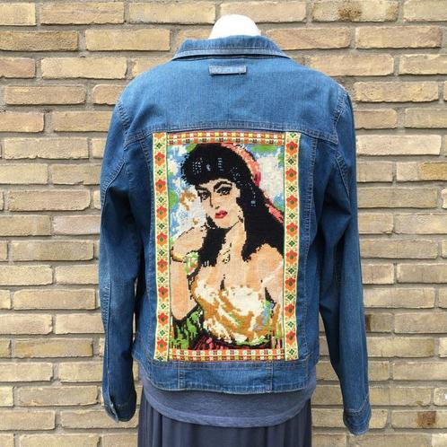 upcycled spijkerjas met borduurwerk (uniek exemplaar) adv 7, Kleding | Dames, Jassen | Zomer, Gedragen, Maat 46/48 (XL) of groter