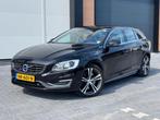 Volvo V60 D6 Twin Engine 288pk Geartronic AWD Plug In Hybrid, Auto's, Automaat, 1800 kg, Zwart, Vierwielaandrijving