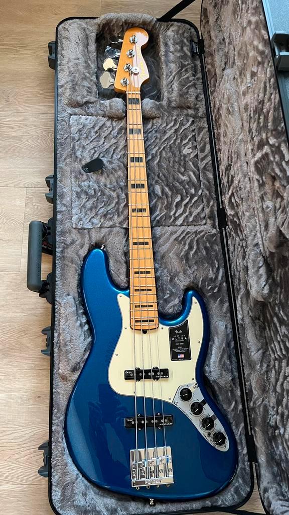 Fender Ultra Jazz (nieuw), Muziek en Instrumenten, Snaarinstrumenten | Gitaren | Bas, Zo goed als nieuw, Ophalen