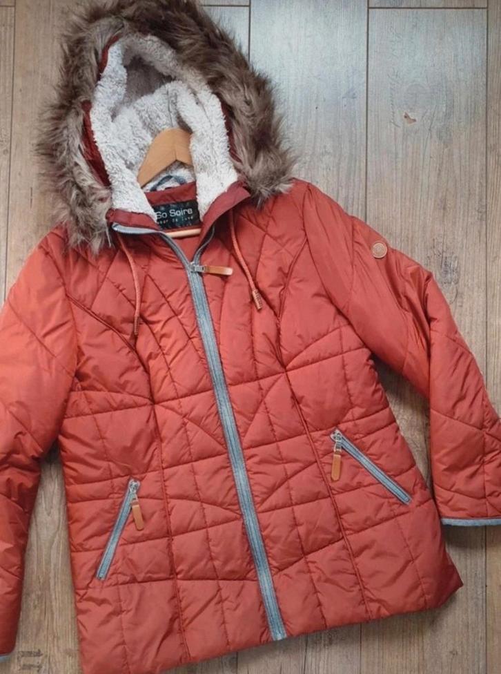 So Soire Winterjas Maat L - Goede Staat, Kleding | Dames, Jassen | Winter, Gedragen, Maat 42/44 (L), Rood, Ophalen of Verzenden