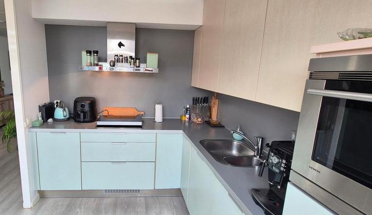 Hoek Keuken met Siemens apparatuur, Huis en Inrichting, Keuken | Complete keukens, Gebruikt, Hoekkeuken, Overige kleuren, Kunststof